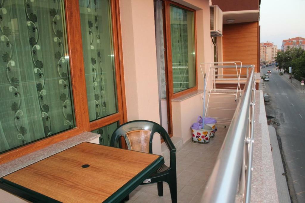 Paradise Day Pomorie Esterno foto